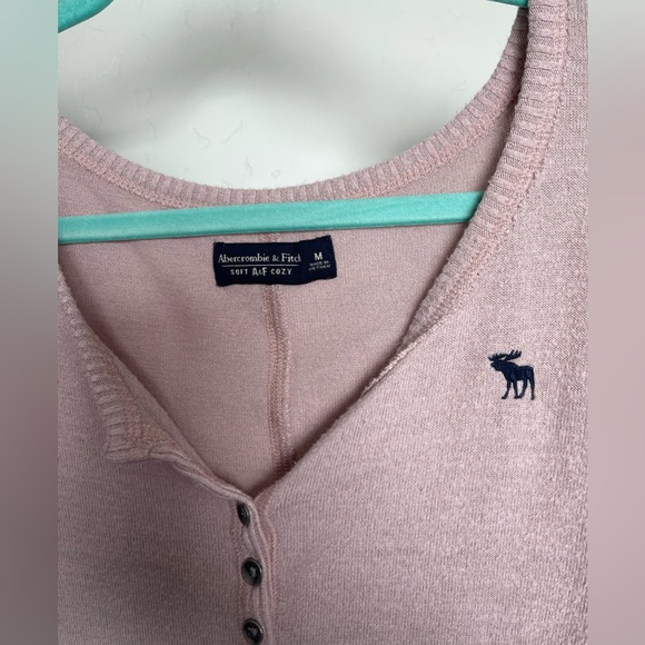 Abercrombie and Fitch stop - Picture 3 of 3